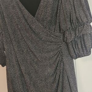 Ralph Lauren Black and White  Dress very flattering -lined dress